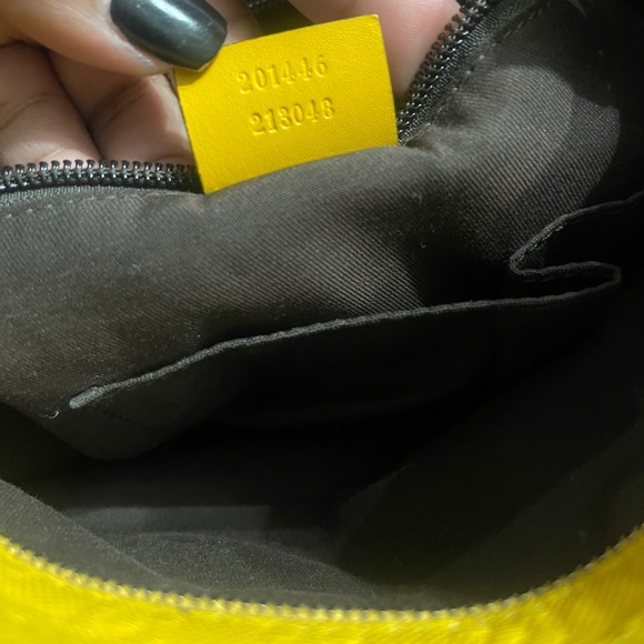 Authentic Gucci purse FINAL SALE/NO RETURNS OR EXCHANGE - Picture 2 of 7